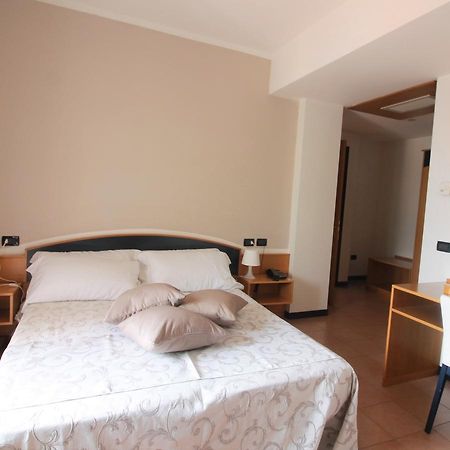 Hotel Ristorante Sensole Sulzano Dış mekan fotoğraf