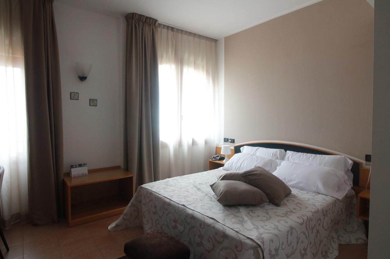 Hotel Ristorante Sensole Sulzano Dış mekan fotoğraf