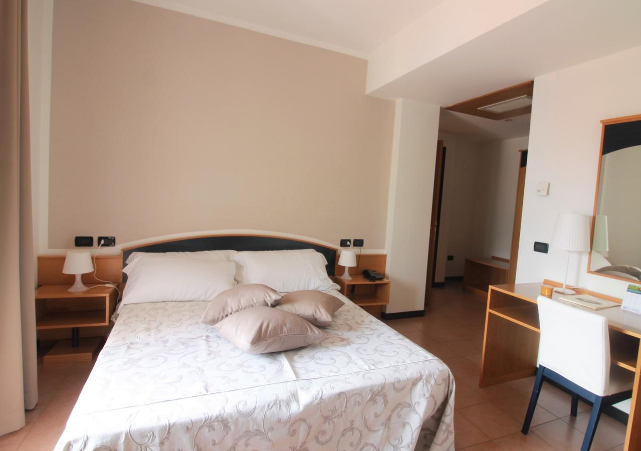 Hotel Ristorante Sensole Sulzano Dış mekan fotoğraf